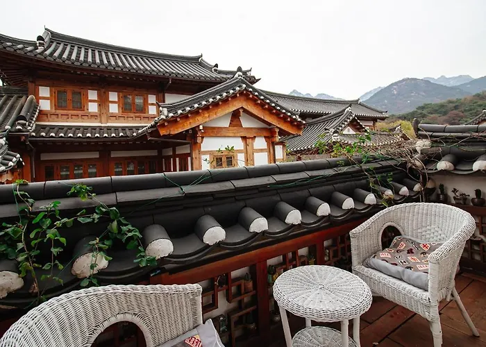 Eunpyeong Hanok Pyeonganchae은평한옥 Guest house