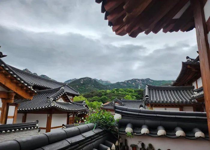 Guest house Eunpyeong Hanok Pyeonganchae은평한옥 4*